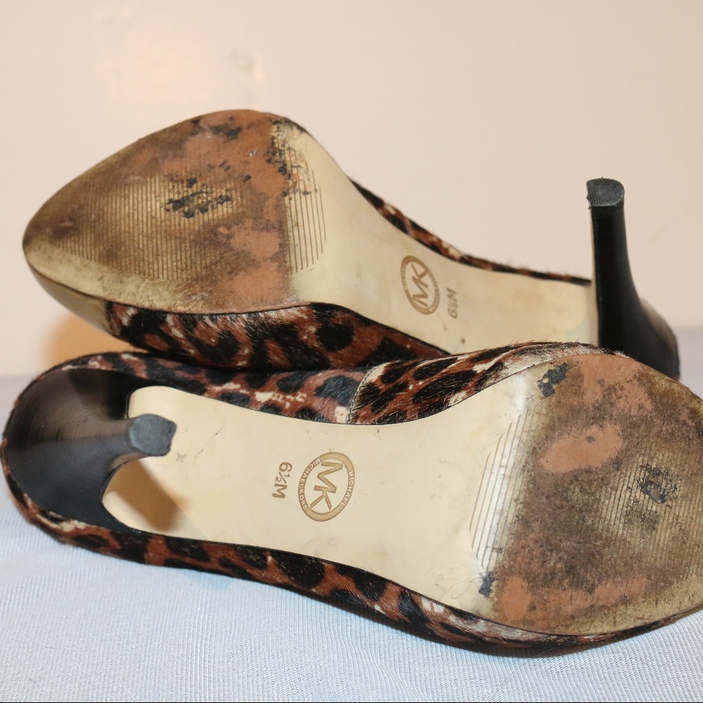 Michael Kors Brown Gold Leopard Print Pumps - Picture 8 of 8